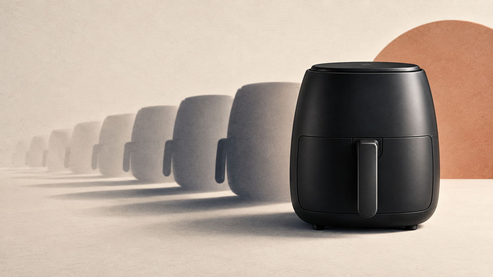 Air fryer sem marca em primeiro plano, com sombras de múltiplos aparelhos ao fundo, representando um nome que se torna categoria.